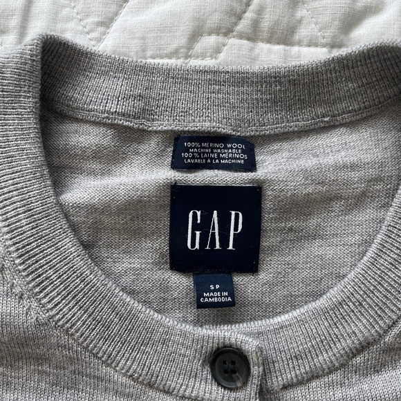 Gap 100% merino cardigan - Picture 2 of 7